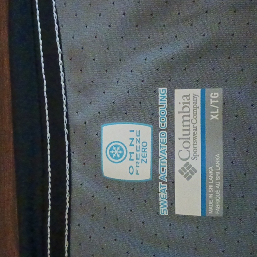 3 for $15 - Columbia Black/Gray Short Sleeve Shirt Size XL - Picture 3 of 3